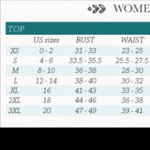 30% OFF BUNDLES Medium White Knit Short Sleeve Top - Picture 6 of 7